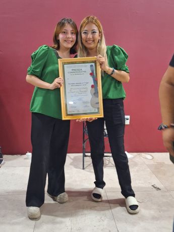 Mildred Ariadna Larios ganó junto a sus compañeros el segundo lugar en el XXXI Concurso Nacional de Rondallas "Amor y Amistad" de Xalapa Veracruz.