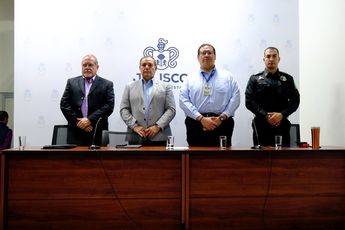 Los funcionarios ofrecen un tiempo determinado para responder a los reporteros. | Gobierno de Jalisco