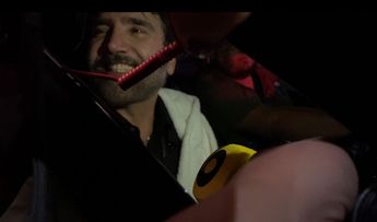 Alejandro Fernández reacciona a video de sus ajustados pantalones. | Ileana González