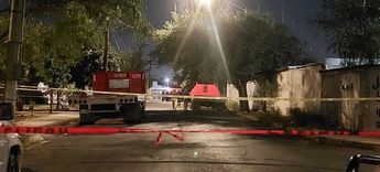 Movilización de autoridades en la colonia Las Encinas en Escobedo. | Leyda Estrada