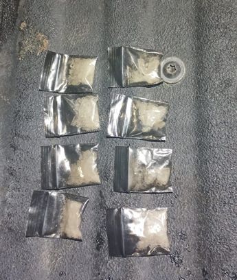 Dosis de droga encontradas al hombre detenido. | Cortesía