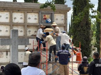 Tras concluir procesos forenses, nueve personas identificadas son inhumadas en Guadalajara