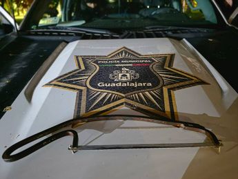 Objeto con el que el sujeto habría retirado el cableado en Guadalajara