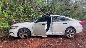 FGR asegura cargamento de sustancias ilícitas y cartuchos útiles en un vehículo abandonado en Mazamitla. | Fiscalía de Jalisco