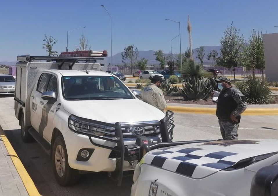 Joven muere tras ser atacada y lanzada de una camioneta en Galeana, NL / Cortesía
