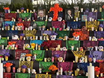 Altar de Muertos en honor al Arquitecto Benavides y a Carlos Bremer. | Sandra González