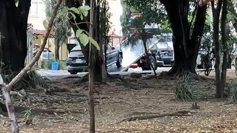 Elementos de seguridad confiscan vehículo de la vivienda en Zapopan. | Usi Toledo