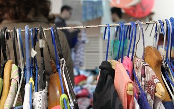 Venta de ropa usada /Pixabay