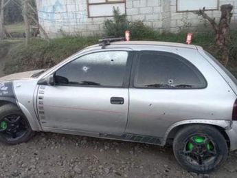 Vehículo baleado de Juan Hernández Colula, operador de PVEM asesinado en Chilchotla, Puebla / Cortesía