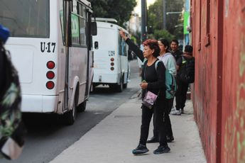 El transporte publico fue considerado el sitio mas inseguro, según indican poblanos en encuesta Inegi / Agencia Es Imagen