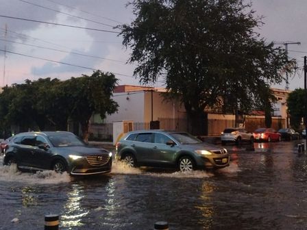 Una tormenta sorprendió a los tapatíos, especialmente por el granizo que cayó en gran parte de la ciudad | Webcam de México