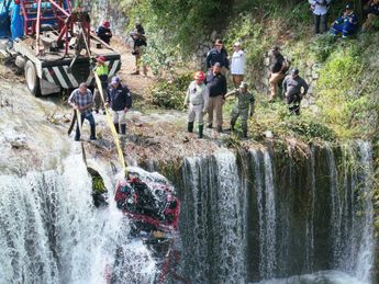 Las lluvias sumergieron el auto de Sergio Franco en un río de Huauchinango / Cortesía