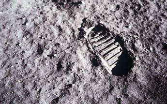Huella sobre la superficie lunar de Apolo 11 / NASA