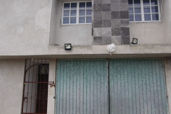 En la casa que habitaba Aldo, fue colocado un moño blanco, pero su familia ya no vive allí / Melanie Torres