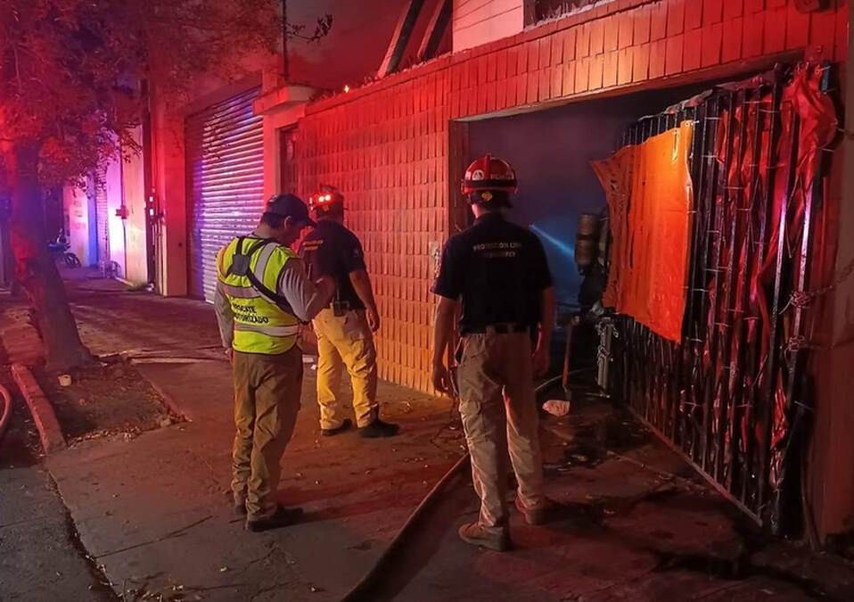 Alarma incendio de casa en la colonia Mitras Centro, en Monterrey. | Israel Santacruz