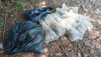 Tres lanchas abandonadas en la costa de Michoacán se convirtieron en “depósito improvisado” de marihuana | Foto: Elizabeth Guzman