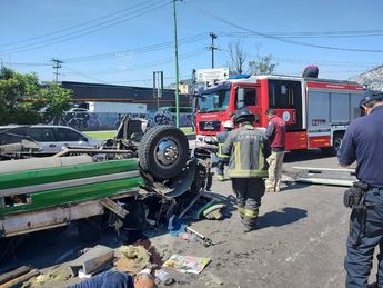 Al lugar del incidente en la México-Pachuca llegaron cuerpos de emergencia | Zuleyma García