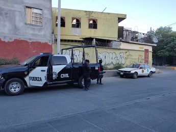 Vecinos de la colonia Francisco Villa reportaron el vehículo. | Agustín Martínez