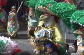 Zacapoaxtlas desfilan en el carnaval de Huejotzingo / especial