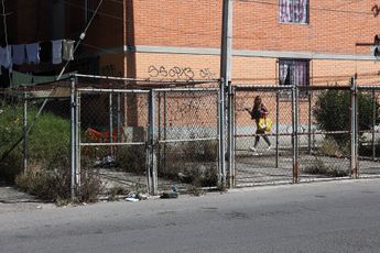 Fachada de la calle principal del Infonavit Agua Santa, uno de los puntos de atención prioritaria de la SSC / Agencia Es Imagen