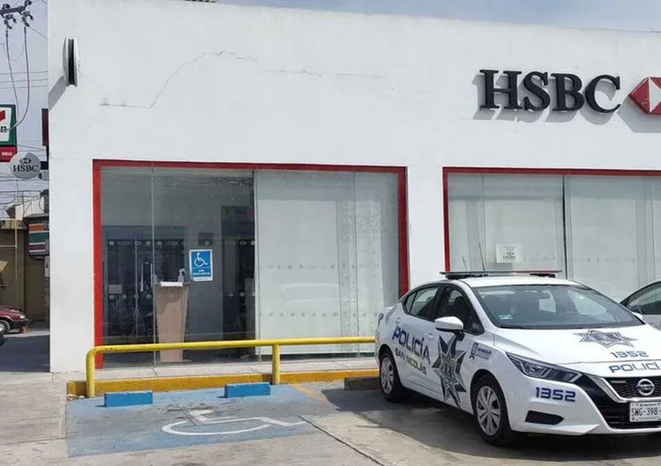 Intentan asaltar banco en el Centro de San Nicolás; responsable huye