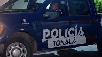 Oficiales de Tonalá acudieron al punto de la agresión para acordonar la zona y comenzar las investigaciones | Javier León