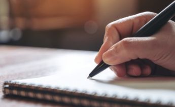 Hay 232 mil personas que no saben leer ni escribir