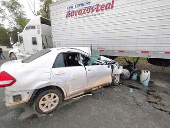 El chofer del tráiler se encontraba en la cabina al momento del choque. | Agustín Martínez
