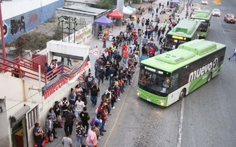 El transporte público de Nuevo León obtuvo solo 21.1 puntos de 100 posibles en el rubro de equidad del estudio. | Archivo