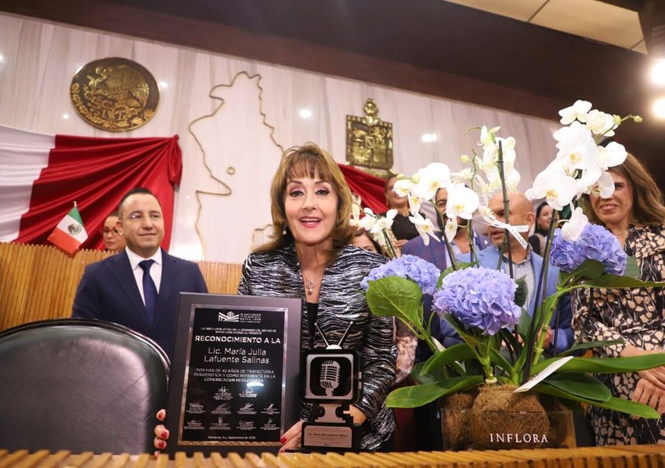 María Julia 'oronda' con el reconocimiento de parte de Congreso. / Luis Guerra