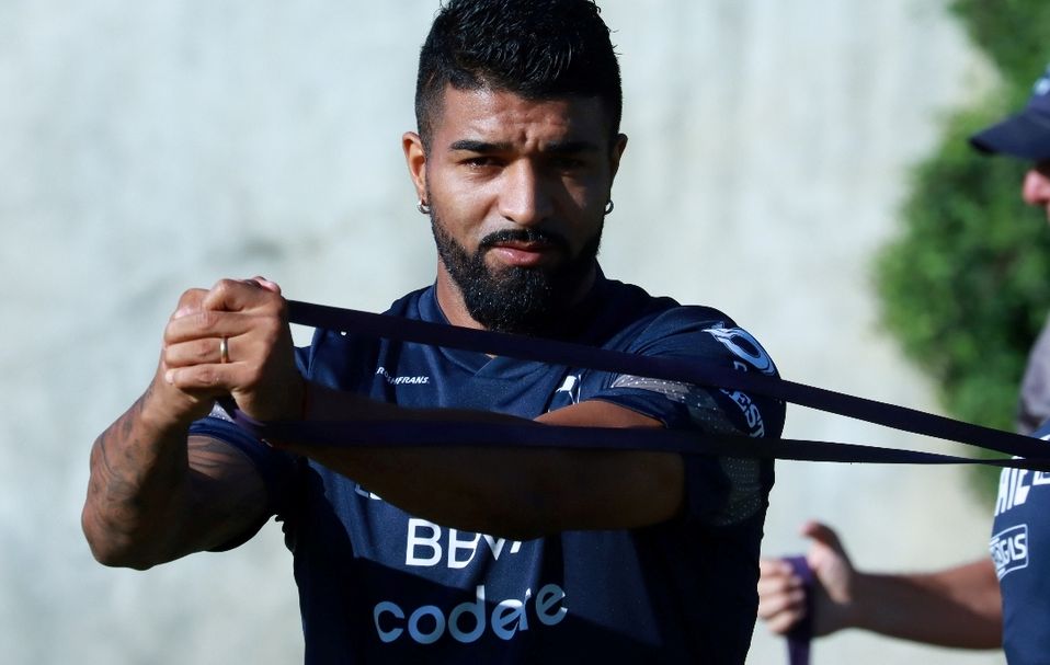 Rodrigo Aguirre durante el entrenamiento de Rayados de este miércoles / Twitter @Rayados