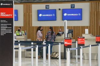 Mostrador de Aeroméxico en el AIFA
