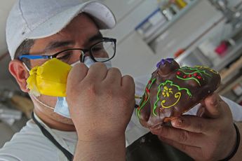 Panaderos de Tlaxcala crean las hojaldras de chocolate / Melanie Torres