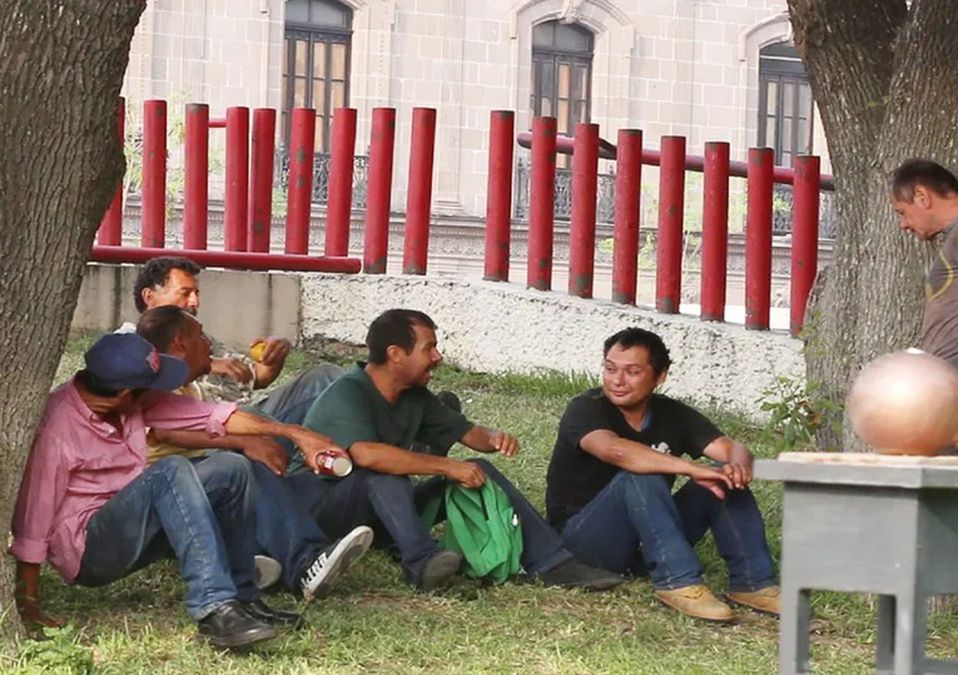 Se unen para darles empleo a migrantes en restaurantes en Nuevo León