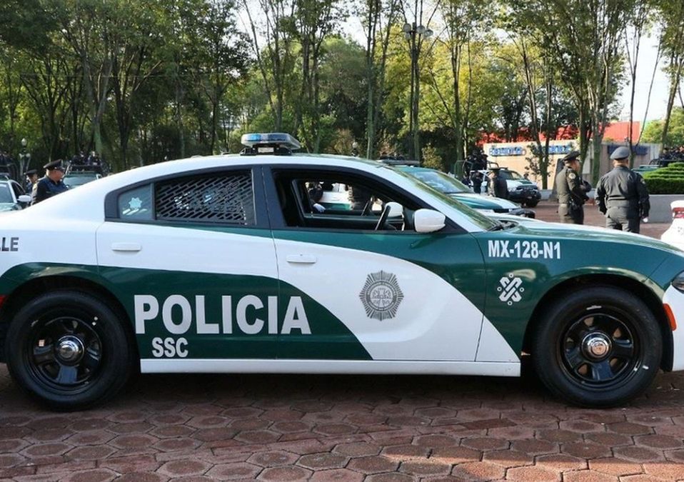 Según el metraje, los policías estaban haciendo un supuesto uso indebido de la nueva unidad policial | SSC CdMx