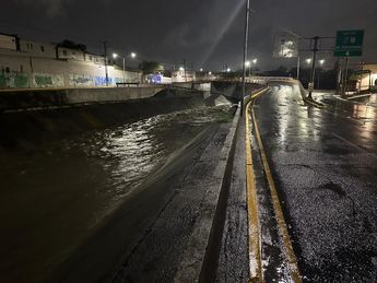 Cierres por lluvias en Nuevo León. | Leyda Estrada