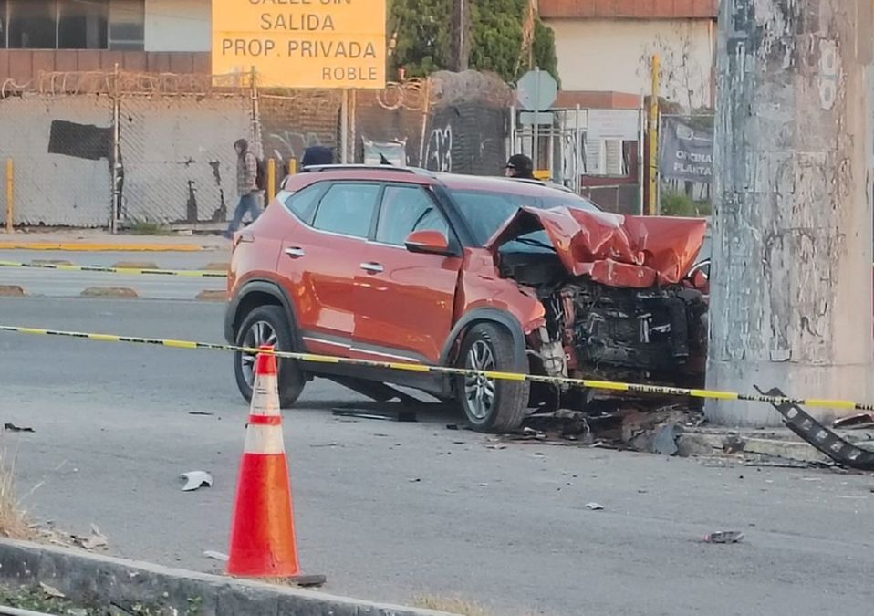 Hasta el sitio llegaron familiares y amigos del joven fallecido, quienes entraron en crisis al enterarse de su deceso. | Israel Santacruz