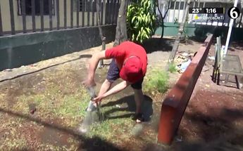 Vecino repara fuga de agua en Iztacalco tras no recibir respuesta de las autoridades | Especial