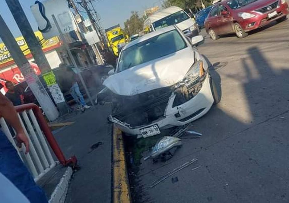 El periodista quedó a la orilla del paso del Mexibús Línea 2,