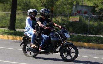 Las motocicletas son herramientas de trabajo para muchas personas que trabajan como repartidores. | Archivo