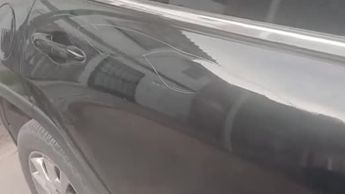 Torreón: Camioneta es vandalizada cerca de clínica 71 del IMSS