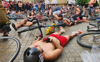Participantes de la rodada nudista en Guadalajara / Pablo Núñez