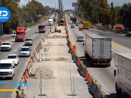 Construcción del segundo piso de la autopista México-Puebla en el año 2015 | Agencia Es Imagen