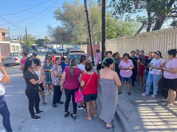 Un grupo de 30 madres de familia piden la remoción de la directora de la primaria. | Víctor González