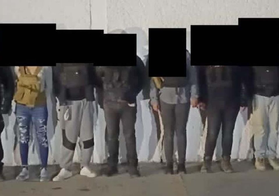 Seis hombres fueron detenidos con rifles de asalto en China, Nuevo León. | Cortesía