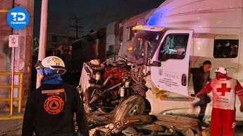 Los dos conductores fueron atendidos por paramédicos.| Especial