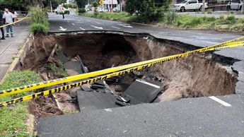 El cierre se encuentra en el cruce con la calle Perpetua a la altura de la colonia Jardines del Country
