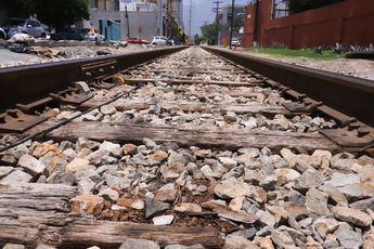 Algunas vías del tren se encuentran en mal estado. | Leonel Rocha
