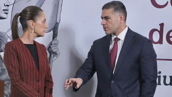 Omar García Harfuch hablando con Sheinbaum tras llamada sobre asesinato de funcionarios de CdMx | Ariel Ojeda
