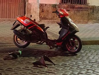 Motocicleta en que se transportaba el detenido | Telediario
